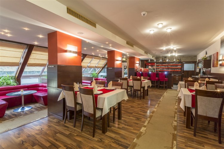 Hotel SIPOX  + SKI Lopušná dolina / SKI Štrbské pleso