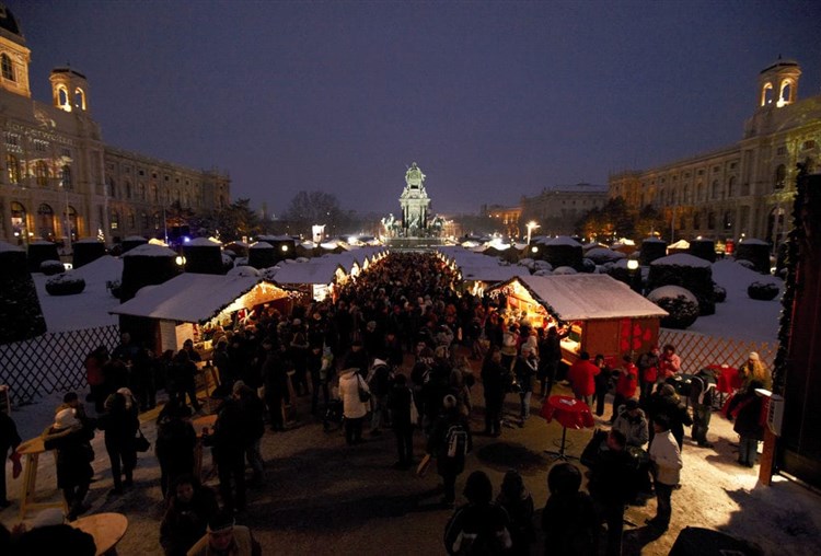 Nádherné vianočné trhy vo Viedni