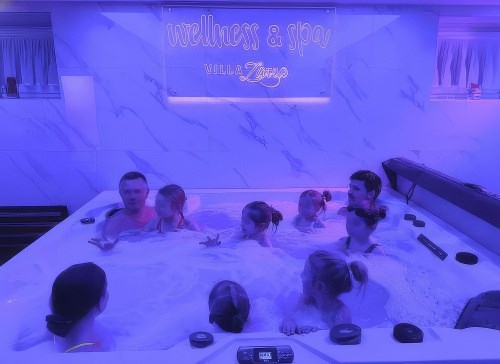 Villa ZARRA + SKI Spálená Zverovka + teplé obedy priamo na svahu!