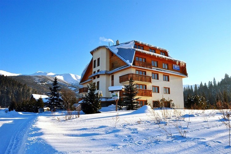 Penzion Antares + SKI Spálená Zverovka + teplé obedy priamo na svahu!