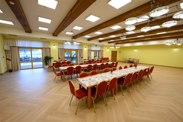 Hotel Julianin dvor*** + SKI Spálená Zverovka + teplé obedy priamo na svahu!- winter